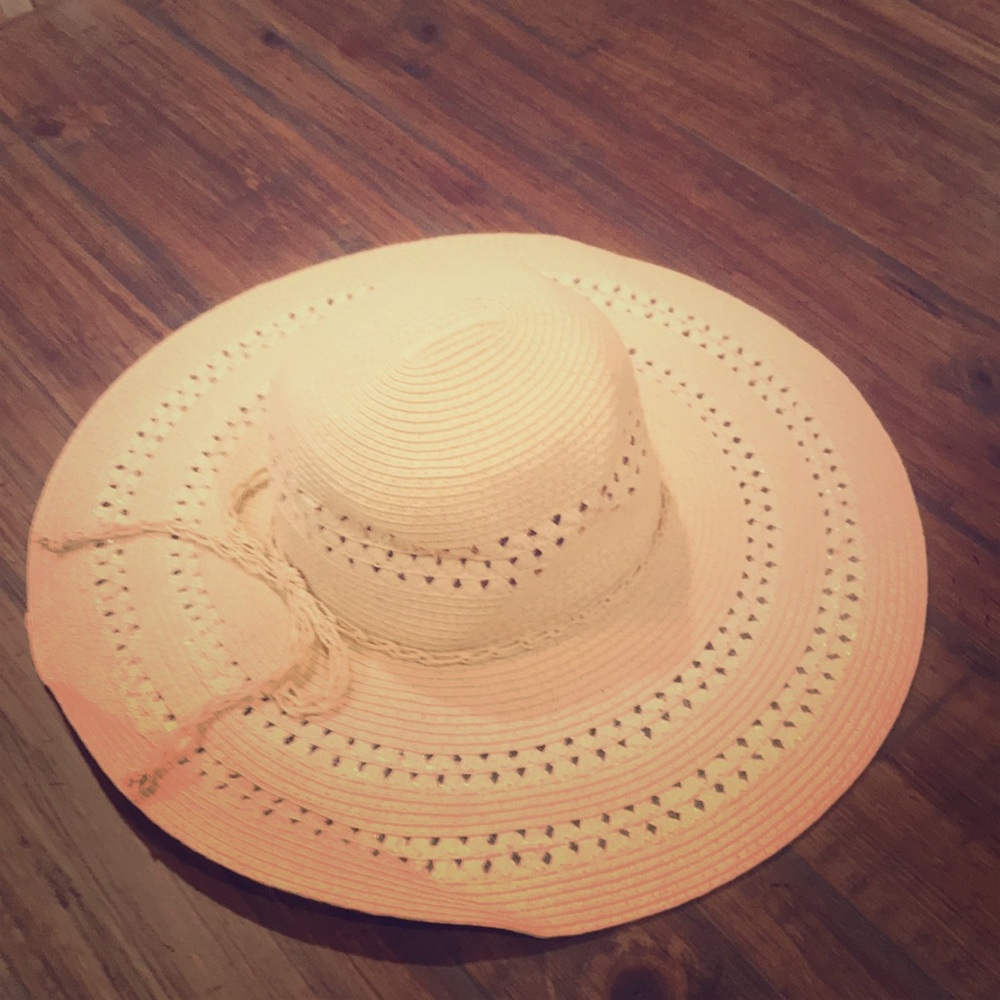 100% paper floppy sun hat